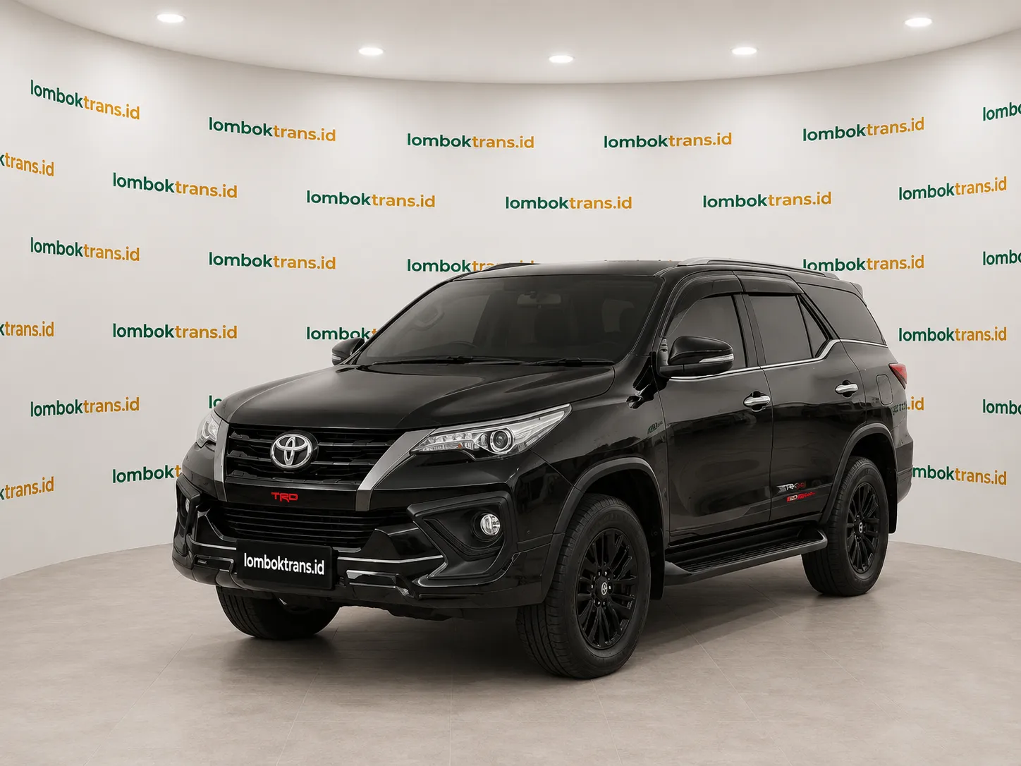 Sewa Toyota Fortuner Lombok dengan driver